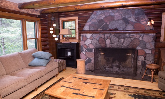 Mason Cabin | Build a fire, listen to trees/stream - Owner in the lodging industry for 30 yrs