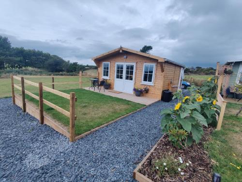 Bootle Ski Chalet | Bumble Bee Cabin