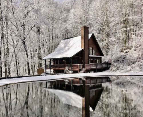 Sky Valley House | Bumble Bee Cabin