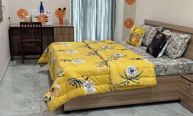 Jaipur Apartment | Bumblebee 4 individual bedroom apartment in enchanting Jaipur with WiFi, AC