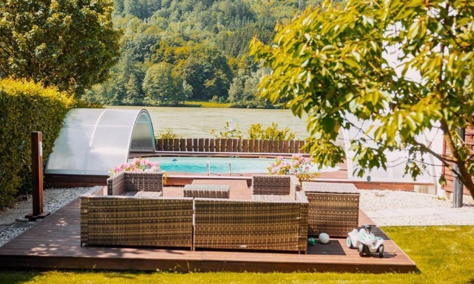 Sarmingstein House | Bungalow Donaublick mit Pool und Garten - Ferienhaus, Dusche, WC
