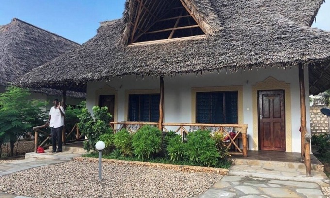 Watamu Resort | Bungalow 300m from the beach Sardinia 2 watamu