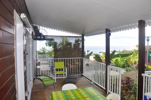 Bouillante House | Bungalow confortable avec vue mer à Bouillante