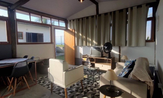 Praia da Enseada House | Bungalow facing the sea in condominium