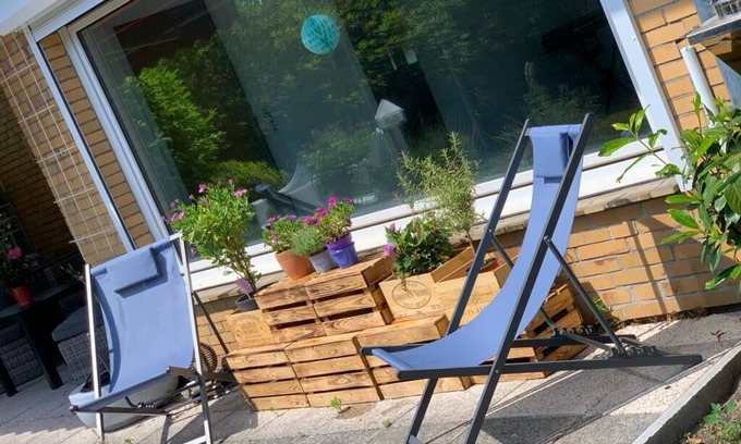Quickborn House | Bungalow im Grünen bei Hamburg 4 Schlafzimmer 1 Wohnzimmer 2 Bäder 1 Wohnküche