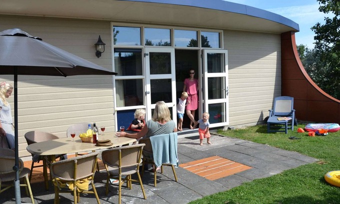 's-Gravenzande House | Bungalow in Netherlands with Dune Garden