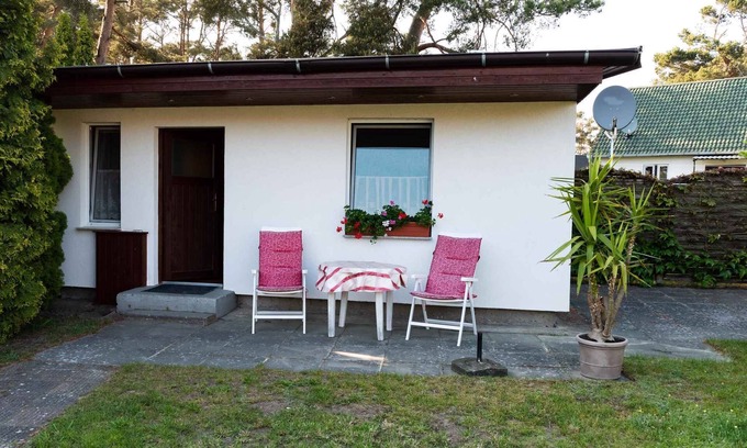 Fuhlendorf House | Bungalow with terrace and garden