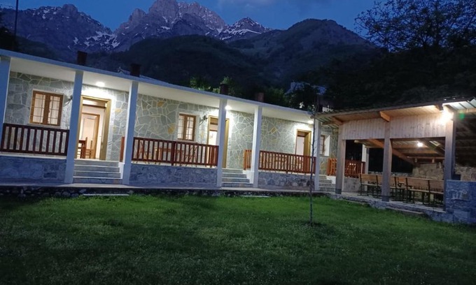 Theth House | Buni Shqipes