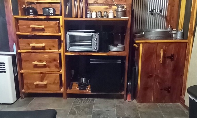 Elkland Cabin | Bunkhouse with AC at B Berry Farms & Co in Elkland, Mo