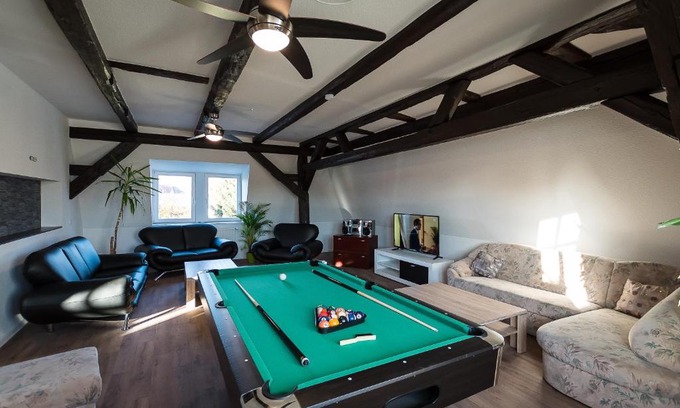 Hoyerswerda Apartment | Buri Island
