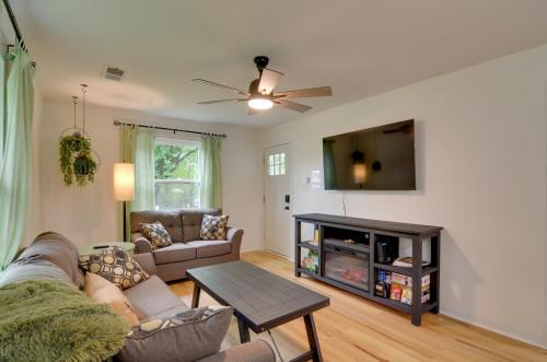 Burnside House | Burnside Vacation Rental, Walk to Lake Cumberland!