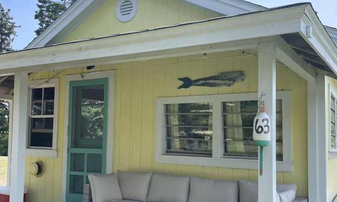 Vinalhaven Cottage | Buttercup Cottage on the Sea