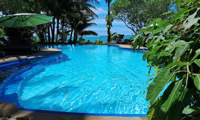 Bang Po Villa | Butterfly Beach Villa in Traditional Thai Style only 20 steps from the beach