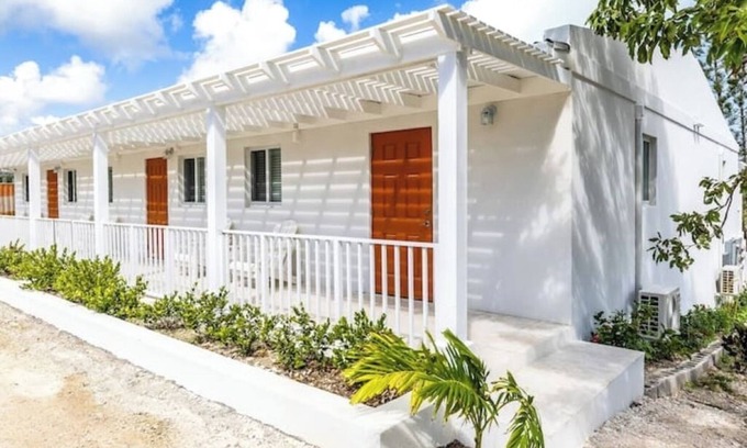Kew Town Settlement Apartment | Buttonwood Lodge Unit #6