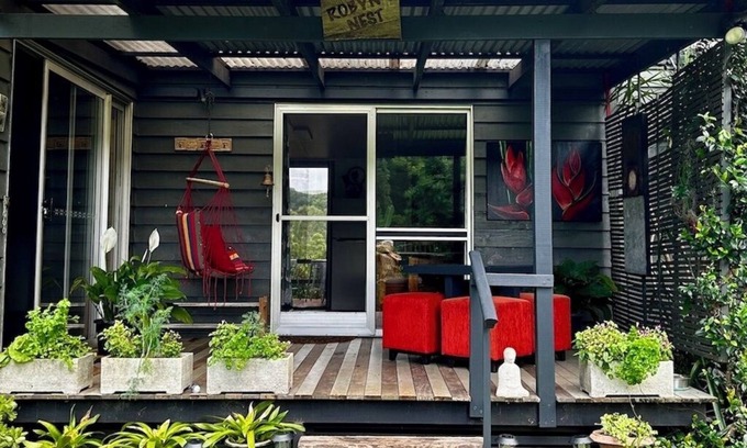 Goonengerry Apartment | BYRON BAY HINTERLAND "Robyn's Nest" at the "Mists of Avalon"