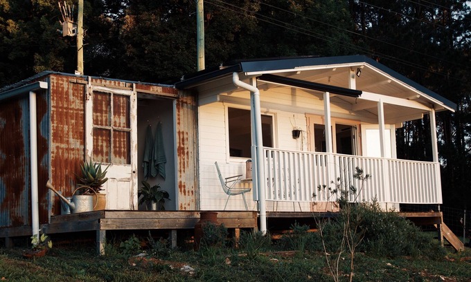 Rosebank House | Byron Bay Hinterland Off Grid Cabin Farm Stay