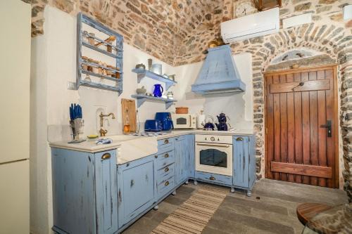 Mesta House | Byzantine Home in the Castle