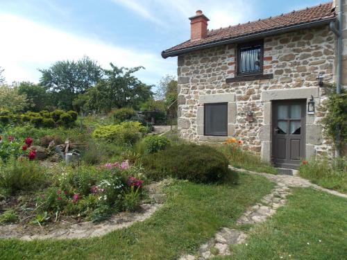 Le Mayet-de-Montagne House | côté jardin