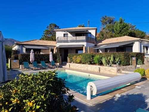 Taglio-Isolaccio Apartment | côte et mer - appartement haut standing dans villa avec piscine et vue mer