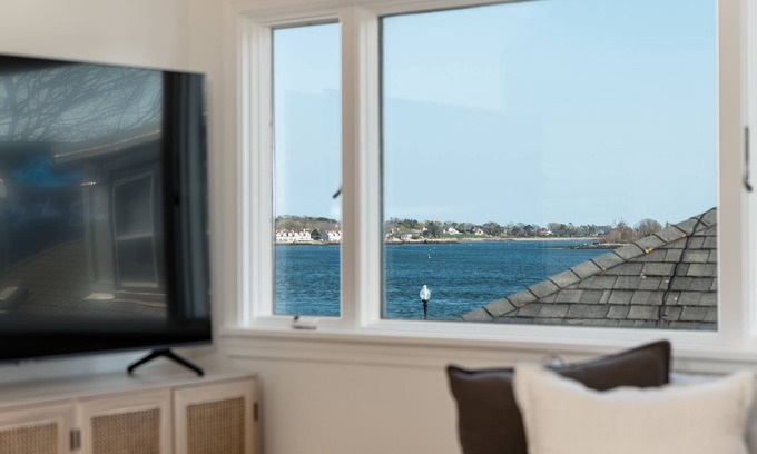 Gloucester Apartment | C by the Sea - Ocean View Penthouse