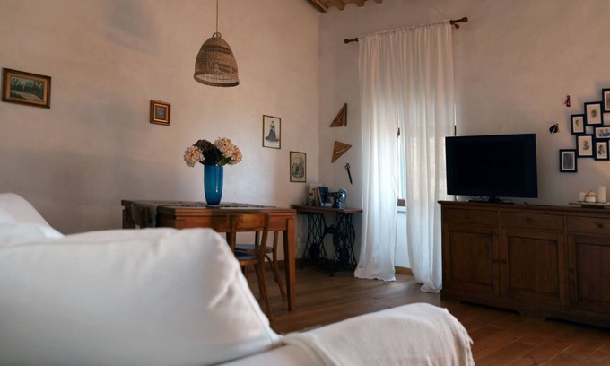 Bolsena House | "c'era una Volta" al Rione Castello, Luminosa Casa con Vista Panoramica sul Lago