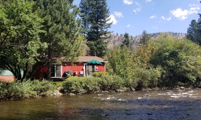 Lolo House | C'mon out to the Lazy Trout!