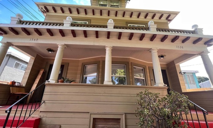 South Berkeley Apartment | C2: Charming 1-bedroom in a community style house close to UC Berkeley