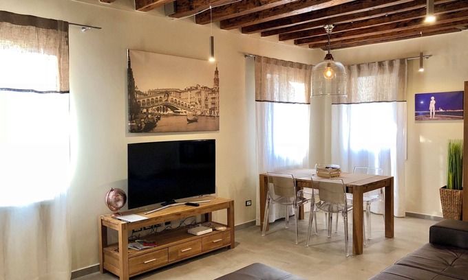 Dorsoduro House | Ca 'Barba 24 - five minutes from the Accademia bridge
