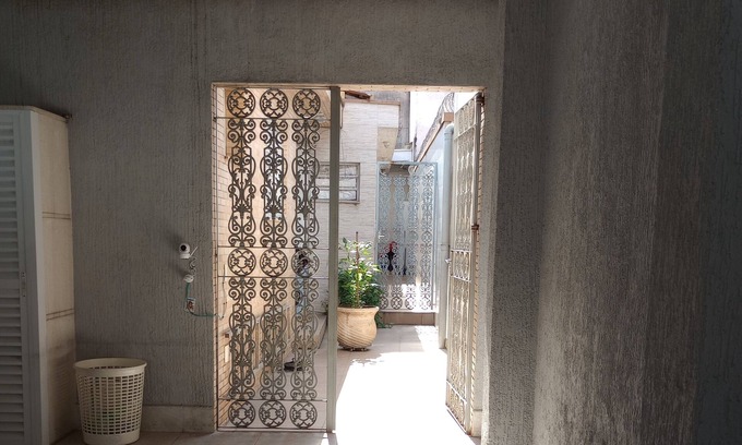 Zona Leste House | Casa com Garagem ao Lado do Shopping e Metrô