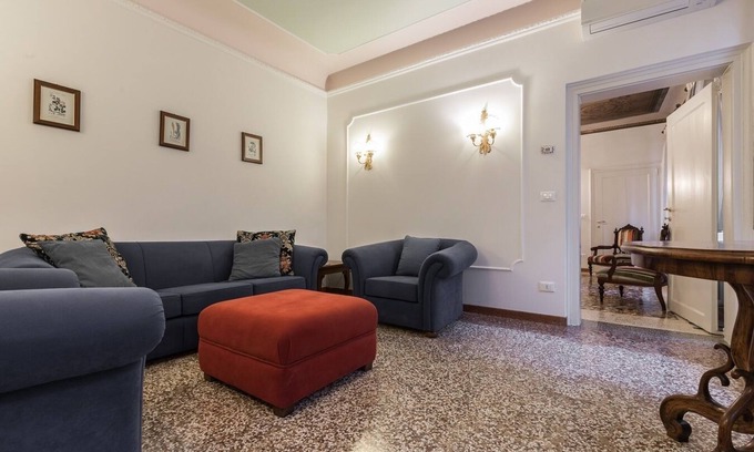 San Marco Apartment | Ca 'dell'Affresco close to Saint-Mark's square and Rialto Bridge!