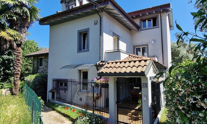 Cresseglio House | Cá di gatt Entire house in hilly area 5 minutes' drive from the lake.