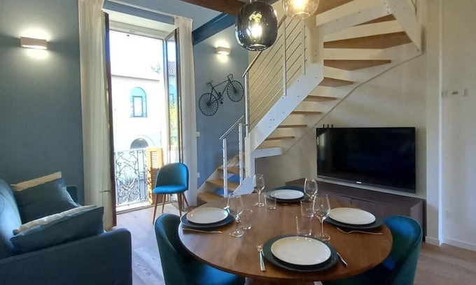 Cernusco sul Naviglio Apartment | Ca'Foulard3: a dip in the blue