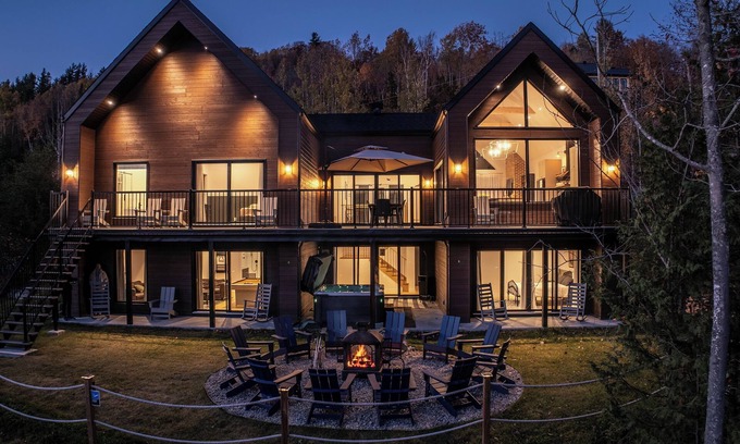 Saint Come Ski Chalet | Rustic Lakefront Chalet-6BR-3BATH with Spa