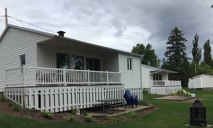 Saint-Jean-de-l'lle-d'Orleans Ski Chalet | The Vilmont Beach Chalets St-Jean with views and access to the River, 20 minutes from Qc