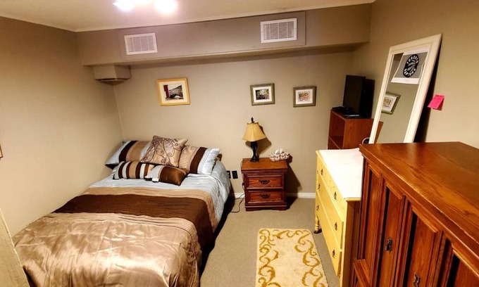 Toronto Resort | Private room ∙ 1 guest