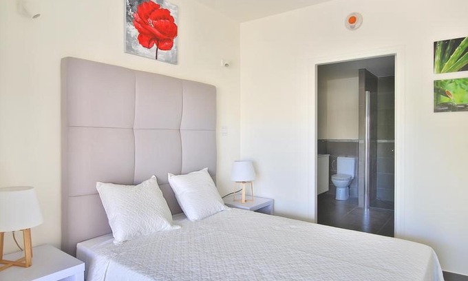 Rigaud Hotel | Completely Renovated Studio Located Between Ottawa and Montreal