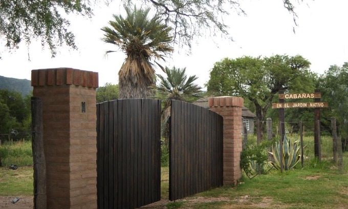 Ayacucho Department Cabin | Cabanas en el Jardin Nativo