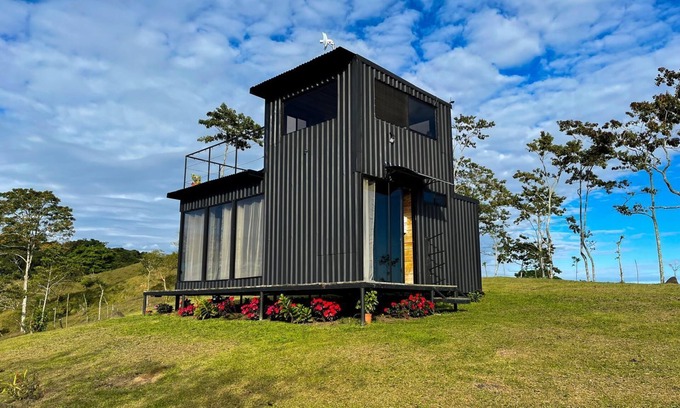 Pacuare Reserve Cabin | Cabaña Alto Luciérnaga