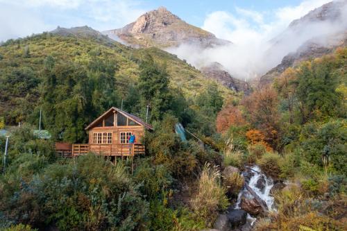 Colbun Ski Chalet | Cabañas con tinajas calientes en Parque Guaiquivilo