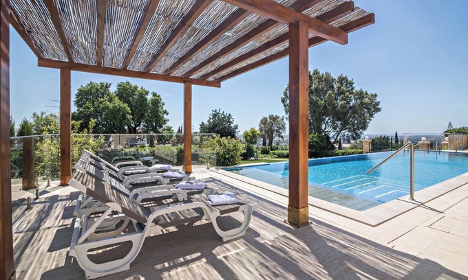 Cerro do Mocho Apartment | Cabana Garden House with Shared Pool, Panoramic View & Wi-Fi