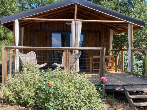 Villarzel-du-Razes Bed & Breakfast | Cabanes Trésors de Campagne,spas privatifs