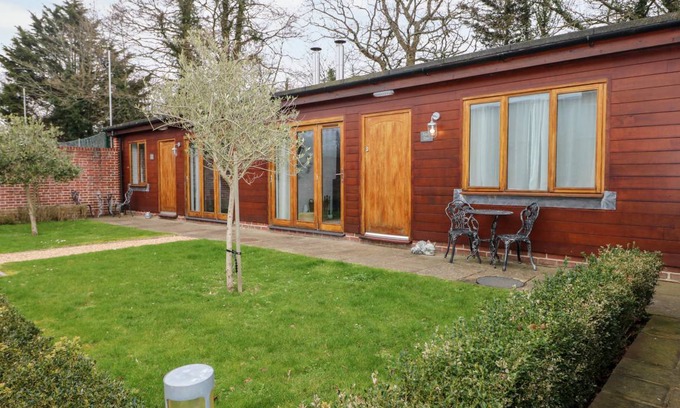 Fareham Cottage | Cabin ∙ 1 bedroom ∙ 4 guests