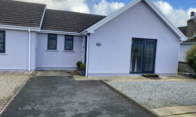 Hundleton Cottage | Cabin ∙ 1 bedroom ∙ 2 guests