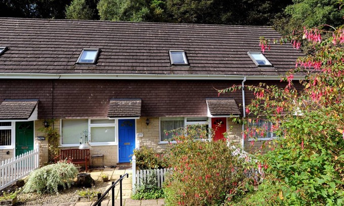 Charmouth Cottage | Cabin ∙ 2 bedrooms ∙ 4 guests