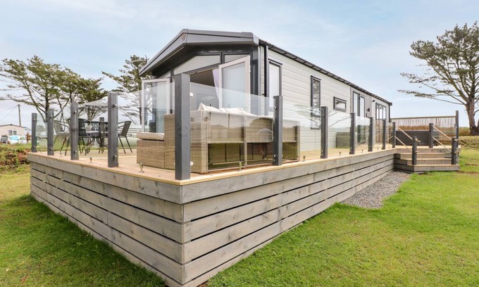 Hasguard Cross Cottage | Cabin ∙ 2 bedrooms ∙ 4 guests