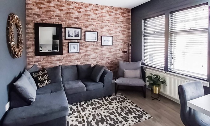 Lanark Cottage | Cabin ∙ 2 bedrooms ∙ 4 guests