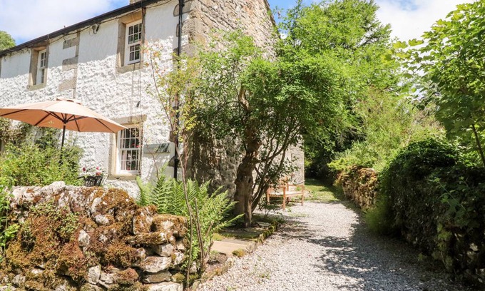 Malham Cottage | Cabin ∙ 2 bedrooms ∙ 4 guests