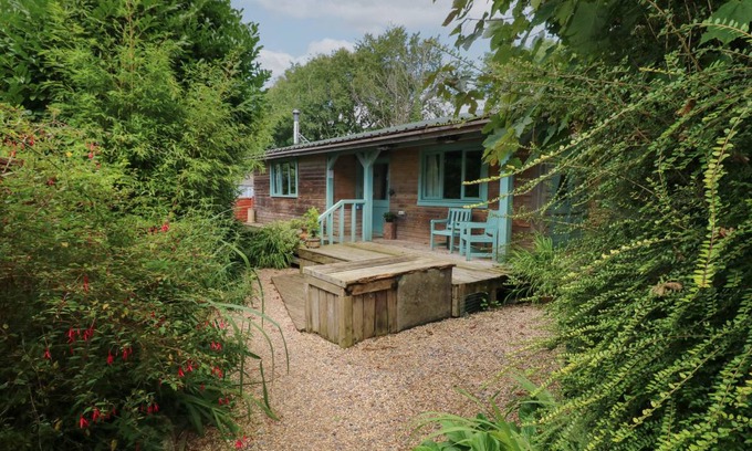 Cosheston Cottage | Cabin ∙ 2 bedrooms ∙ 4 guests