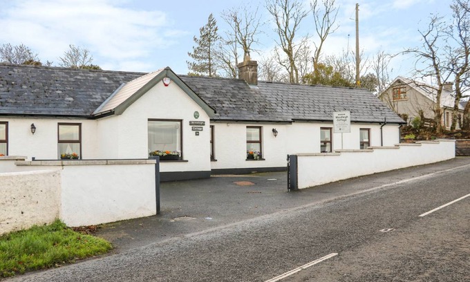 Ballycastle Cottage | Cabin ∙ 2 bedrooms ∙ 4 guests
