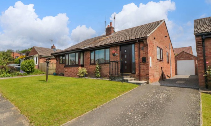 Ampleforth Cottage | Cabin ∙ 2 bedrooms ∙ 4 guests